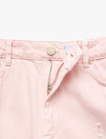 Pamuklu Beş Cepli Mini Püskül Detaylı Yırtık Denim Şort