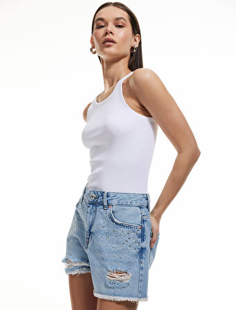 Taşlı Yıpratılmış Düğmeli Cepli Mini Denim Şort