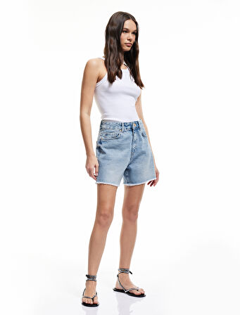 Düğmeli Pis Paça Pamuklu Rahat Kalıp Mini Denim Şort