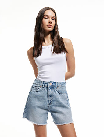 Düğmeli Pis Paça Pamuklu Rahat Kalıp Mini Denim Şort