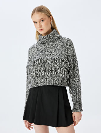 Triko Püskül Detaylı Uzun Kollu Kırçıllı Balıkçı Yaka Kazak