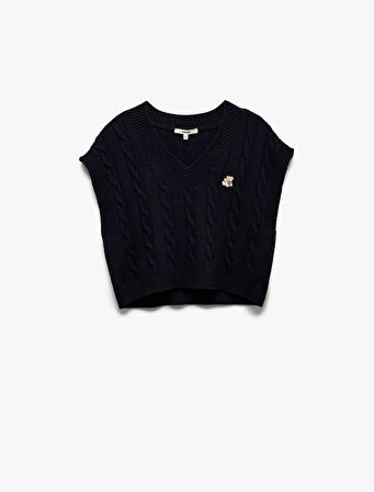 Ayıcık Nakış Detaylı Kolsuz V Yaka Saç Örgü Süveter