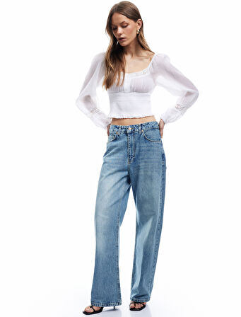 Pamuklu Fistolu Gipe Detaylı Kare Yaka Uzun Balon Kollu Bluz