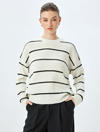 Yumuşak Dokulu Uzun Kollu Bisiklet Yaka Örme Kazak