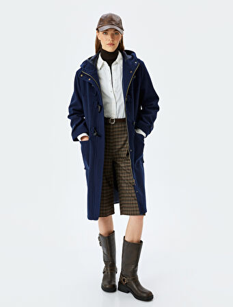 Kapüşonlu Fermuarlı Fildişi Düğmeli Cep Detaylı Uzun Kaban