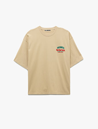 Kısa Kollu Pamuklu Bisiklet Yaka Tok Kumaş Arkası Baskılı Tişört