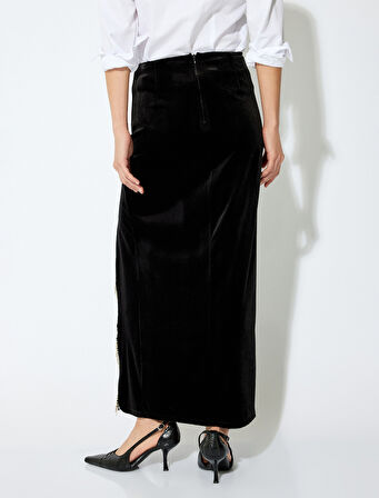 Önden Yırtmaçlı Taşlı Uzun Kadife Etek