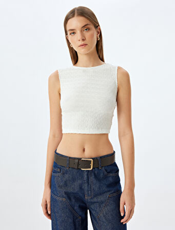 Kolsuz Crop Üst Dokulu Slim Fit Yuvarlak Yaka Sırt Detaylı