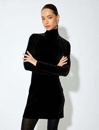 Skinny Uzun Kollu Dik Yaka Pencere Detaylı Mini Taşlı Kadife Elbise