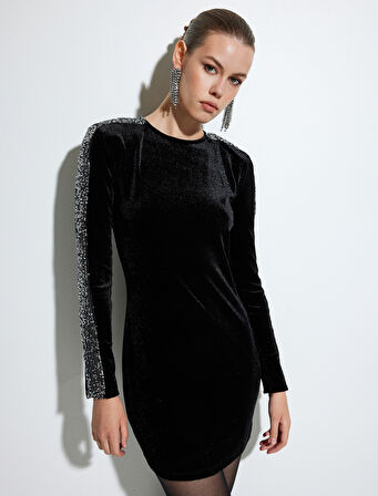 Slim Fit Yuvarlak Yaka Uzun Kollu Mini Pullu Payetli Kadife Elbise