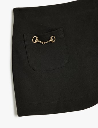 Aksesuar Detaylı Viskon Karışımlı Kruvaze Şort Etek