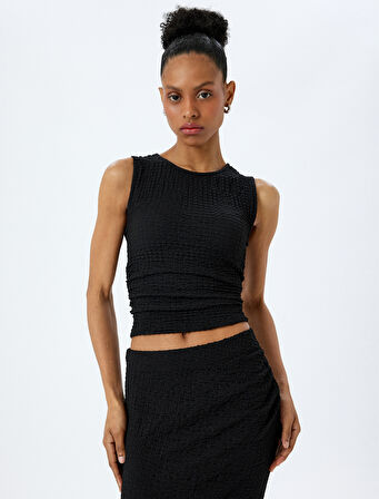Dokulu Slim Fit Bisiklet Yaka Kolsuz Bluz