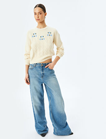 Uzun Kollu Bisiklet Yaka Çiçekli Saç Örgü Dokulu Örme Kazak