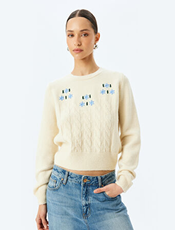 Uzun Kollu Bisiklet Yaka Çiçekli Saç Örgü Dokulu Örme Kazak