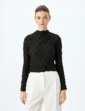 Büzgülü Dokulu Slim Fit Uzun Kollu Dik Yaka Tişört 