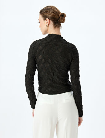 Büzgülü Dokulu Slim Fit Uzun Kollu Dik Yaka Tişört 