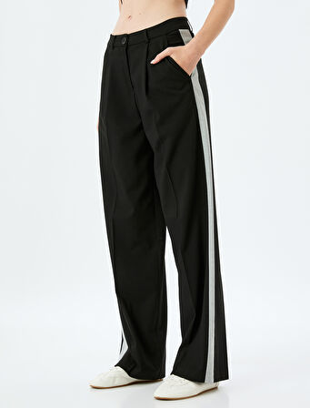 Cepli Düz Bol Paça Yanları Şerit Detaylı Kumaş Pantolon
