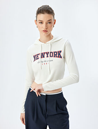 Uzun Kollu Slim Fit Fitilli Baskılı Kapüşonlu Crop Tişört 