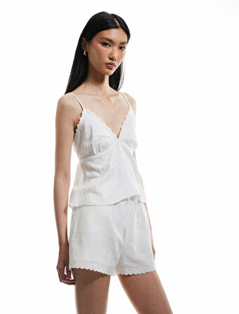 Bol Kesim Pamuklu Beli Bağlamalı Fistolu Brodeli Mini Müslin Şort