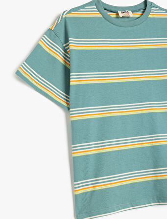 Pamuklu Çizgili Bisiklet Yaka Kısa Kollu Oversize Tişört