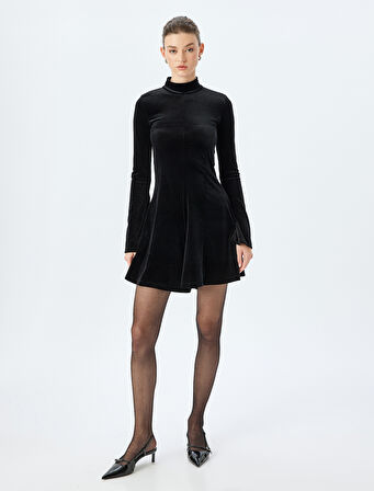 Slim Fit Uzun Kollu Dik Yaka Mini Kadife Elbise 