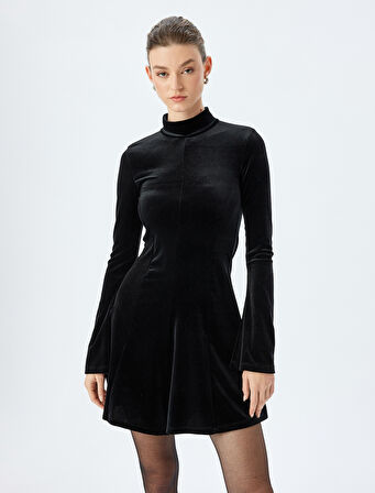 Slim Fit Uzun Kollu Dik Yaka Mini Kadife Elbise 