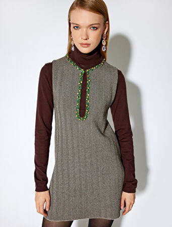 Koton X Melis Ağazat - Pencere Detaylı Kolsuz Taşlı Mini Jile Elbise 