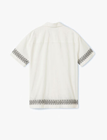 Pamuklu Devrik Yaka Regular Fit Desenli Nakışlı Kısa Kollu Gömlek