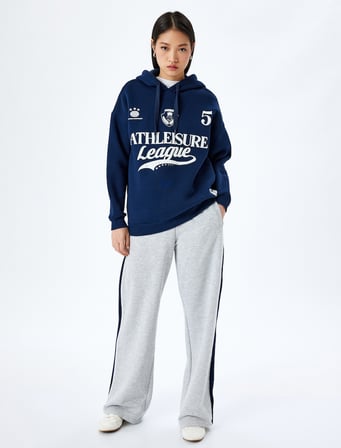 Şardonlu Kapüşonlu Kolej Baskılı Oversize Sweatshirt