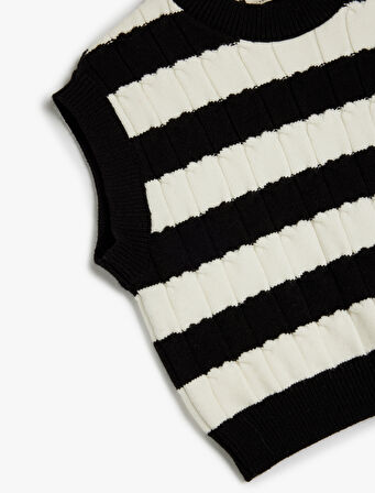 Çizgili Slim Fit Bisiklet Yaka Crop Süveter 