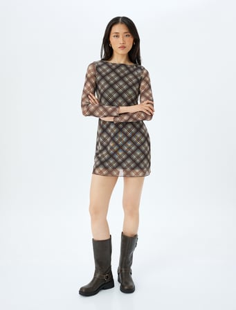 Astarlı Uzun Kollu Kayık Yaka Slim Fit Tül Mini Ekose Elbise
