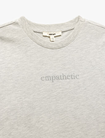 Bisiklet Yaka Kısa Kollu Baskılı Kadın Tişört