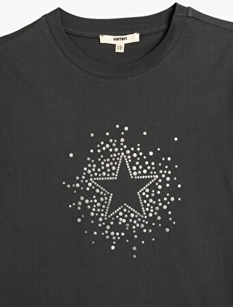 Pamuklu Kısa Kollu Bisiklet Yaka Yıldız Detaylı Taşlı Tişört