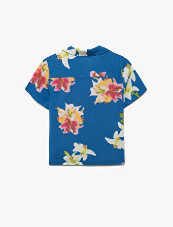 Kısa Kollu Düğmeli Çiçek Desenli Viskon Gömlek