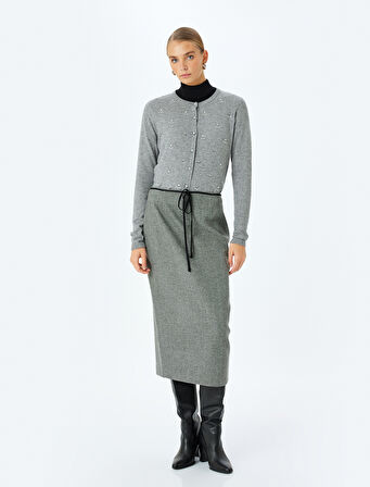 Koton X Melis Ağazat -  Düğmeli Uzun Kollu Bisiklet Yaka Taşlı Triko Hırka