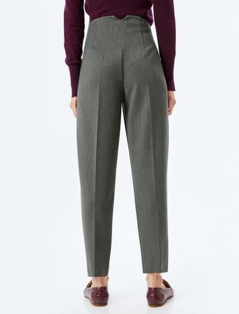 Slim Fit Havuç Kesim Yüksek Bel Kumaş Pantolon