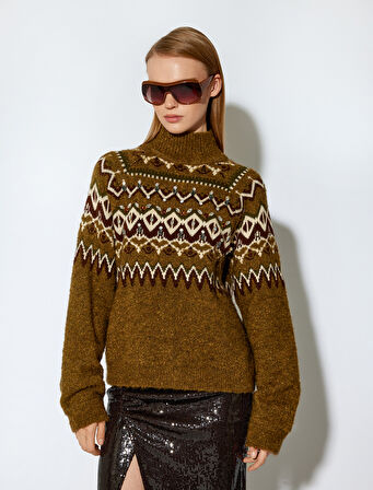 Koton X Melis Ağazat - Uzun Kollu Yumuşak Dokulu Etnik Desenli Taşlı Balıkçı Yaka Örme Kazak