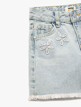 Pamuklu Cep Detaylı Çiçekli Denim Şort
