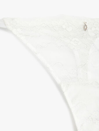 Aksesuar Detaylı Bridal Dantelli String Külot