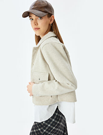 Klasik Yaka Çıtçıt Düğmeli Cep Detaylı Kaşe Crop Ceket