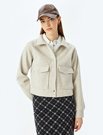 Klasik Yaka Çıtçıt Düğmeli Cep Detaylı Kaşe Crop Ceket