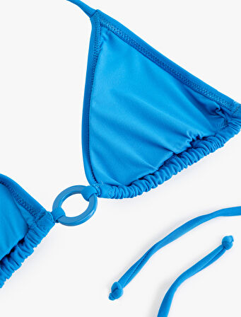 Astarlı Mat Kumaş Aksesuar Detaylı Üçgen Bikini Üstü