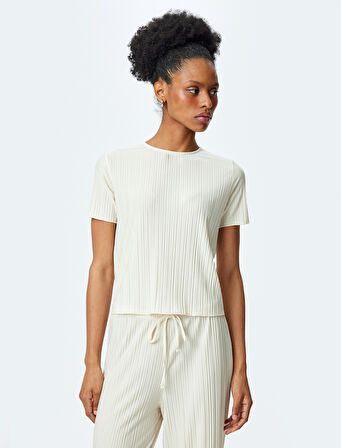 Rahat Kalıp Kısa Kollu Bisiklet Yaka Piliseli Tişört