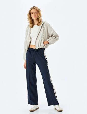 Uzun Kollu Kapüşonlu Cepli Oversize Yağmurluk