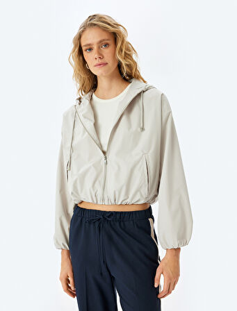 Uzun Kollu Kapüşonlu Cepli Oversize Yağmurluk