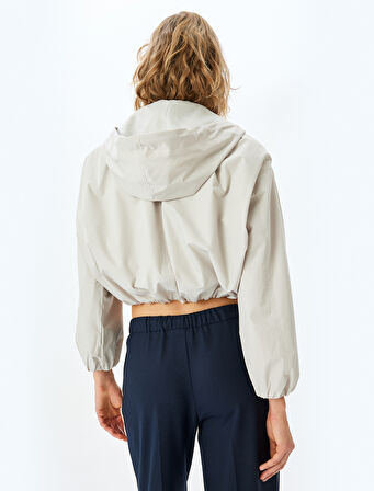 Uzun Kollu Kapüşonlu Cepli Oversize Yağmurluk