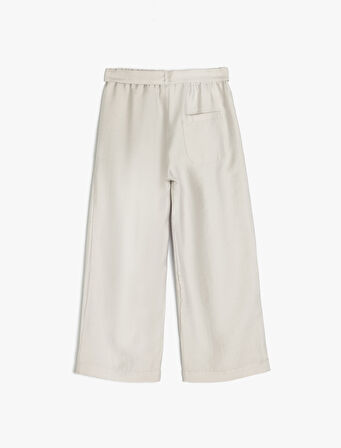 Beli Bağcıklı Cepli Pile Detaylı Pantolon