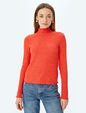 Uzun Kollu Dokulu Fırfırlı Dik Yaka Tişört