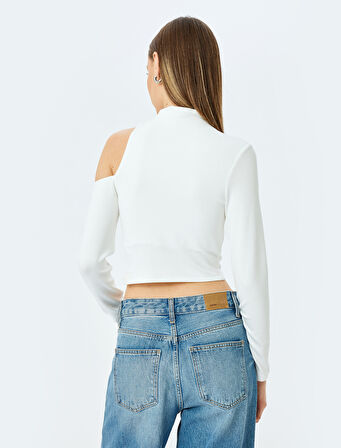 Omzu Açık Pencere Detaylı Uzun Kollu Crop Tişört