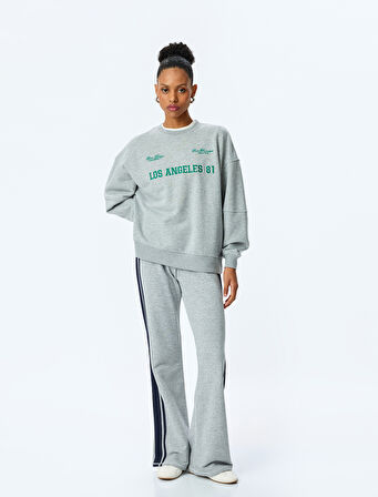 Bisiklet Yaka Pamuk Karışımlı İşlemeli Dikiş Detaylı Oversize Sweatshirt
